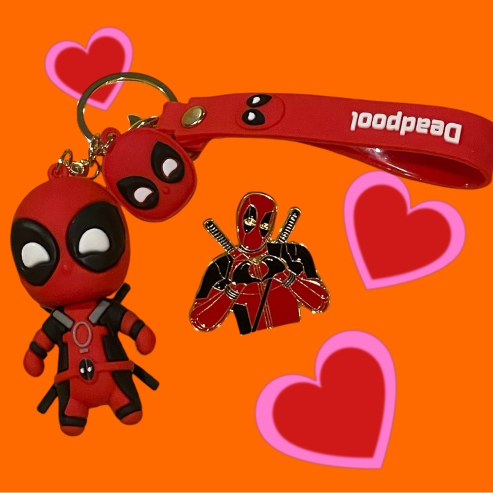 ‼️$7‼️  Deadpool Keychain & “Heart” Enamel Pin Bundle - Marvel